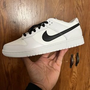 Nike dunk low reverse panda